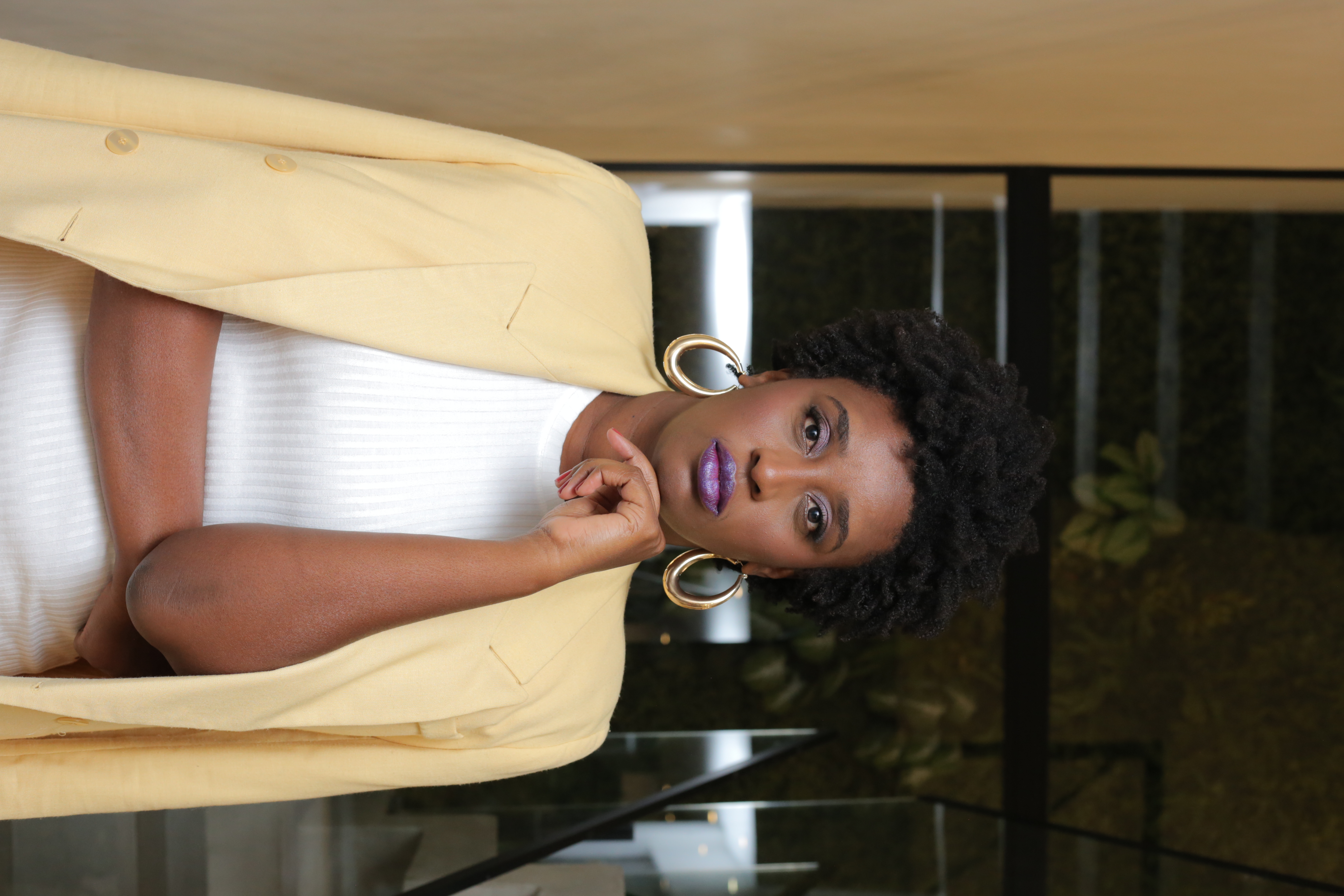 Gabriela, pesquisadora em psicologia, autora do kit SOS Autoestima